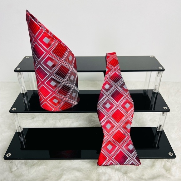 🩸bowtie with matching handkerchief🩸 - Picture 1 of 3